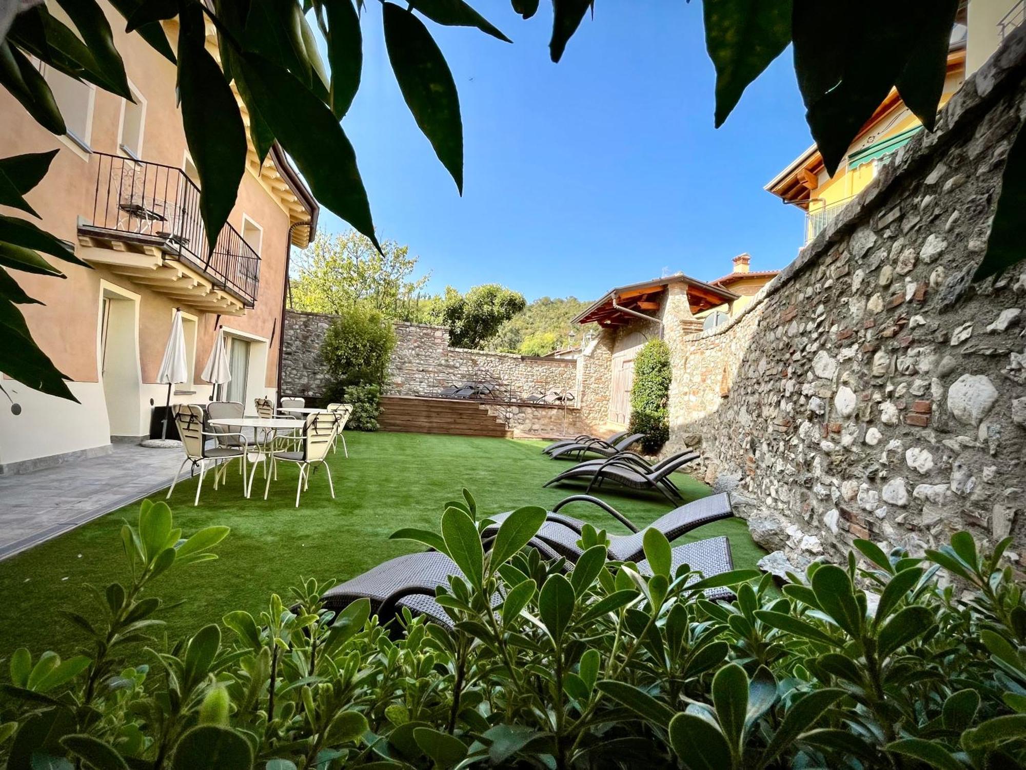 Villa Fontanelle Gardapartments Polpenazze del Garda Exterior photo